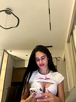 itsyourgirltee online show from 11/13/25, 01:48