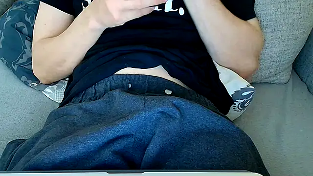 Breezydicksn online show from 05/20/26, 09:43