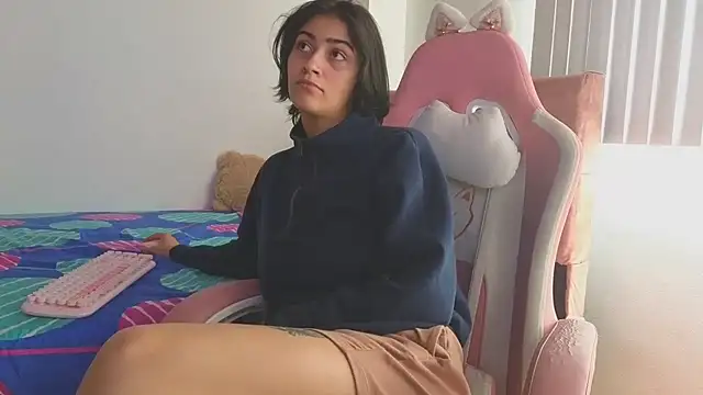 Crystal Star  online show from 11/03/25, 01:34