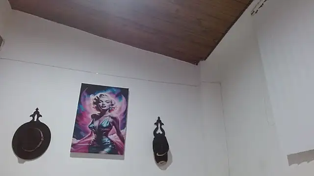 Crystal Star  online show from 04/12/26, 03:55