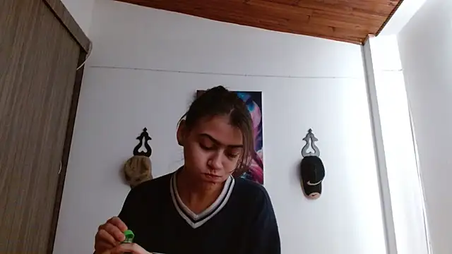 Crystal Star  online show from 05/28/26, 03:53
