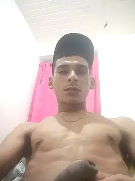 Snapshot of alex_colombiano chatting on 09/24/25, 01:09 alex colombiano online show from 09/24/25, 01:09