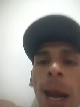 Snapshot of alex_colombiano chatting on 10/05/25, 09:56 alex colombiano online show from 10/05/25, 09:56