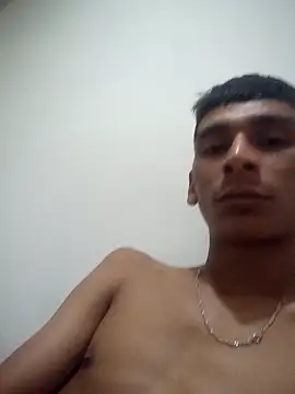Snapshot of alex_colombiano chatting on 10/21/25, 08:37 alex colombiano online show from 10/21/25, 08:37