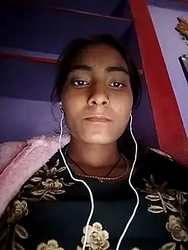 Snapshot of Mohni_singh chatting on 12/15/25, 08:07 Mohni singh online show from 12/15/25, 08:07