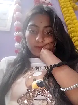 Snapshot of Mohni_singh chatting on 02/06/26, 04:10 Mohni singh online show from 02/06/26, 04:10