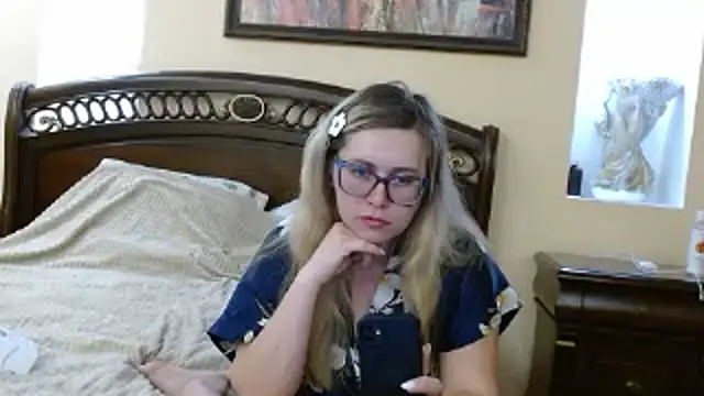 Crystal00Girl online show from 11/22/25, 04:28