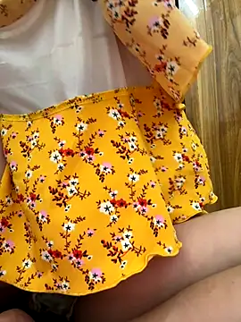 July-Asian online show from 10/15/25, 05:40