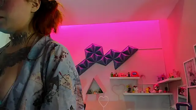Snapshot of dreamleah_ chatting on 07/02/26, 09:32 dreamleah online show from 07/02/26, 09:32