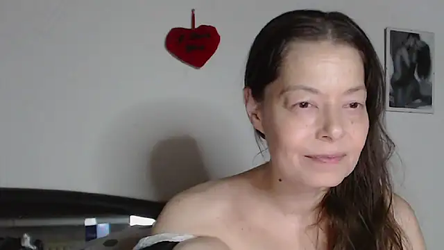 SexySarah177 online show from 04/05/26, 08:28