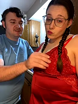 Snapshot of Mommasaurrex chatting on 09/09/25, 02:00 Mommasaurrex online show from 09/09/25, 02:00