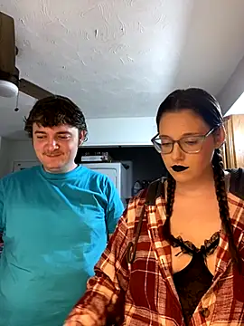 Snapshot of Mommasaurrex chatting on 09/11/25, 02:44 Mommasaurrex online show from 09/11/25, 02:44