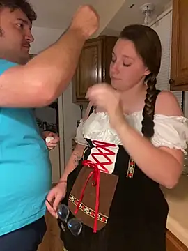 Snapshot of Mommasaurrex chatting on 09/26/25, 12:58 Mommasaurrex online show from 09/26/25, 12:58