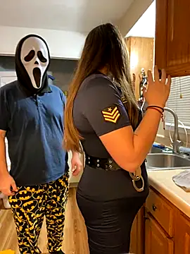 Snapshot of Mommasaurrex chatting on 10/16/25, 01:50 Mommasaurrex online show from 10/16/25, 01:50