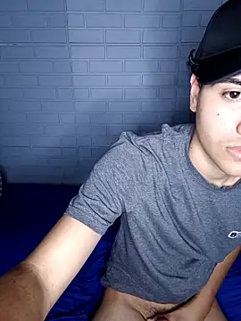 Snapshot of novinho_safado__ chatting on 03/21/26, 11:48 novinho safado online show from 03/21/26, 11:48