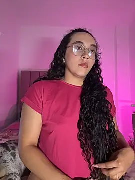 Snapshot of alehia_cute chatting on 07/23/26, 01:19 alehia cute online show from 07/23/26, 01:19