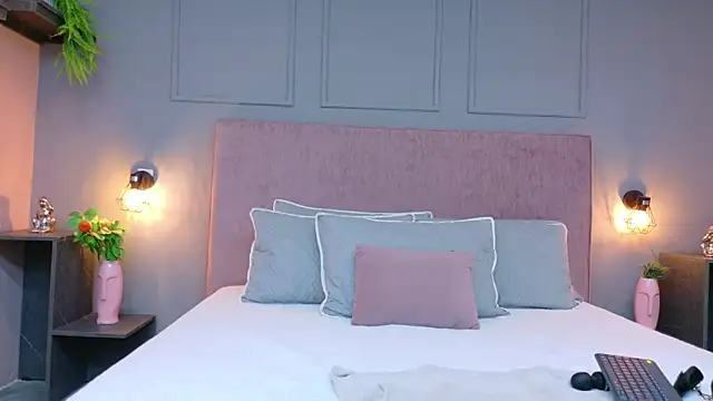 Camila Hill  online show from 09/11/25, 12:49