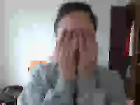 madissooon   online show from 10/28/25, 06:54