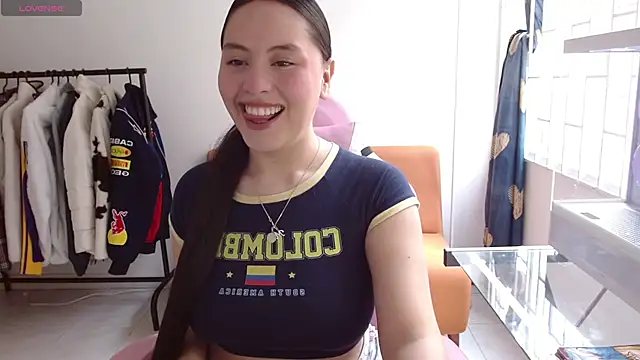 madissooon   online show from 06/02/26, 07:27