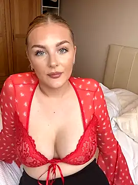 Layla 20  online show from 10/28/25, 12:52