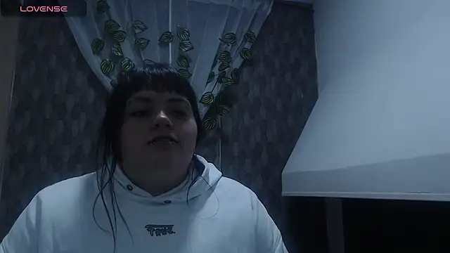 anishasanchezcm101 online show from 02/17/26, 03:14