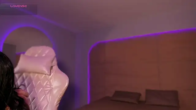 HannahMontgomery online show from 12/04/25, 04:16