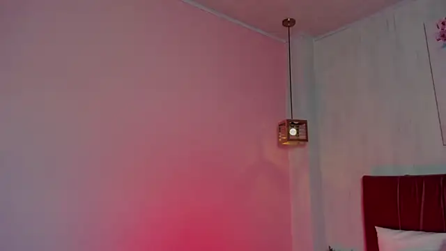 elisabethflores online show from 06/18/26, 08:57