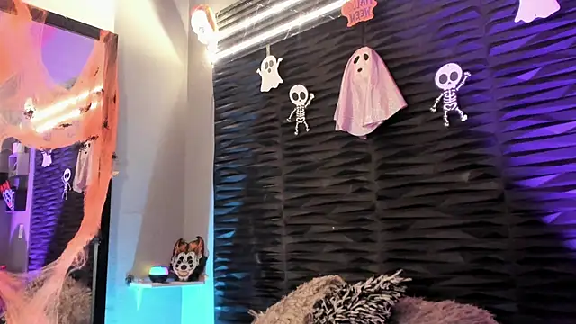lu styles  online show from 10/09/25, 05:44