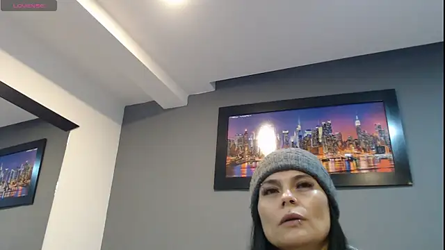 Snapshot of CharlotteCottin chatting on 06/19/26, 11:14 CharlotteCottin online show from 06/19/26, 11:14