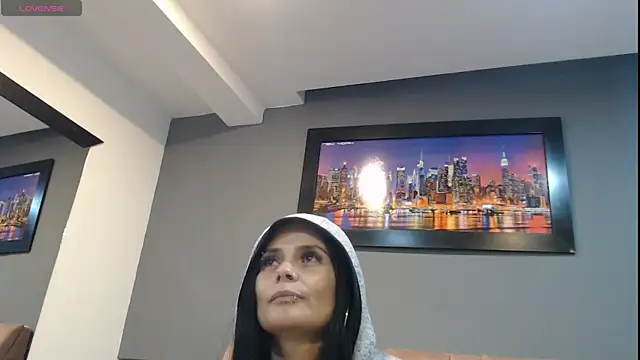 Snapshot of CharlotteCottin chatting on 07/02/26, 11:05 CharlotteCottin online show from 07/02/26, 11:05