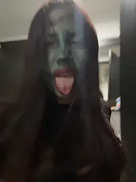 Snapshot of LisaGoddes chatting on 10/13/25, 03:39 LisaGoddes online show from 10/13/25, 03:39