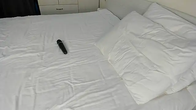 MoonAri online show from 10/03/25, 08:17