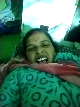 Snapshot of Hot_Kajal5 chatting on 12/20/25, 03:30 Hot Kajal5 online show from 12/20/25, 03:30