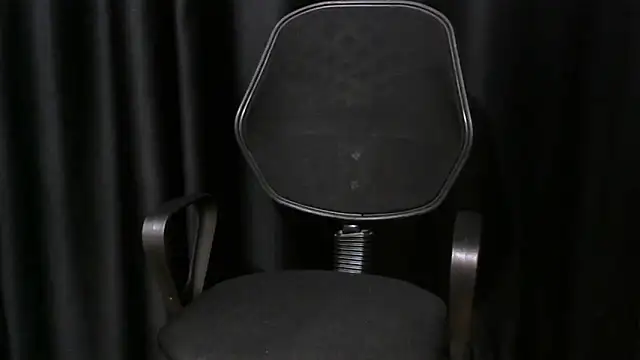Snapshot of devinantalya chatting on 04/28/26, 12:43 devinantalya online show from 04/28/26, 12:43