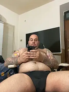 Snapshot of Roma84000 chatting on 09/15/25, 10:10 Roma84000 online show from 09/15/25, 10:10