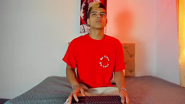 wyatt 3 online show from 09/27/25, 12:54