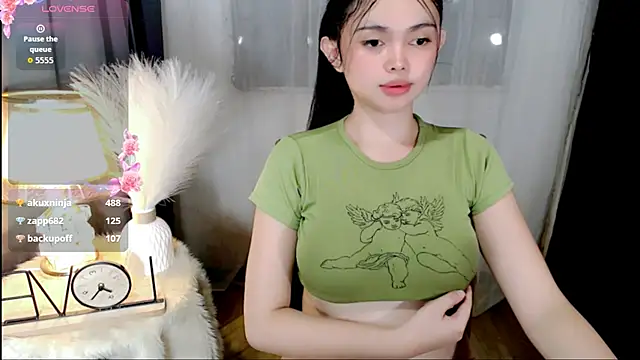 Snapshot of wildest_fantasy chatting on 06/14/26, 03:03 wildest fantasy online show from 06/14/26, 03:03