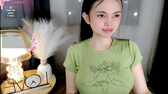Snapshot of wildest_fantasy chatting on 07/05/26, 10:17 wildest fantasy online show from 07/05/26, 10:17