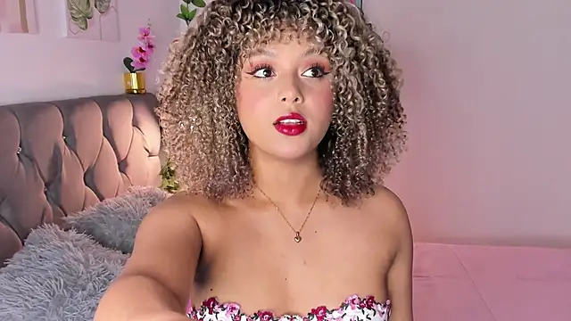 isajonnes18 online show from 10/25/25, 11:54