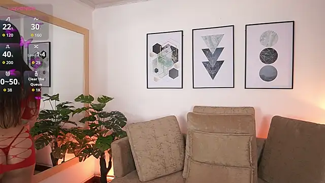 MilaCrave online show from 09/17/25, 11:45