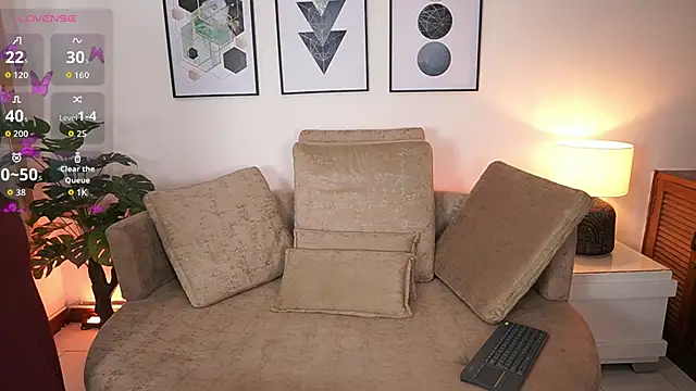 MilaCrave online show from 09/25/25, 11:36