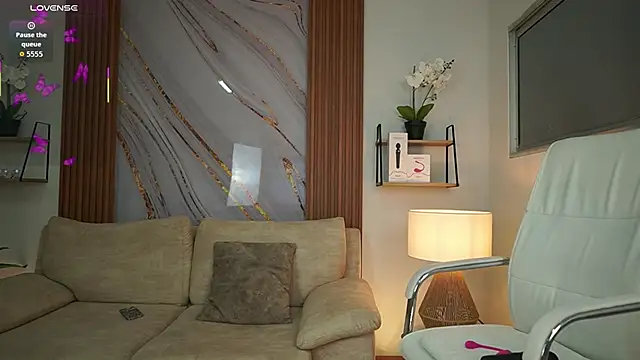 MilaCrave online show from 10/11/25, 11:42