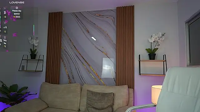 MilaCrave online show from 10/13/25, 11:32