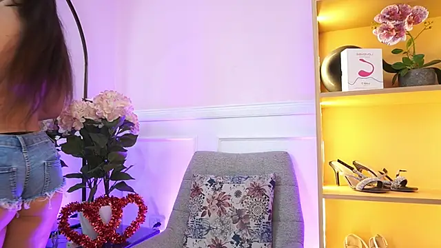 MilaCrave online show from 02/16/26, 11:39