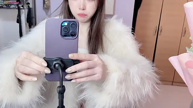 Y2Luvk online show from 11/09/25, 11:03