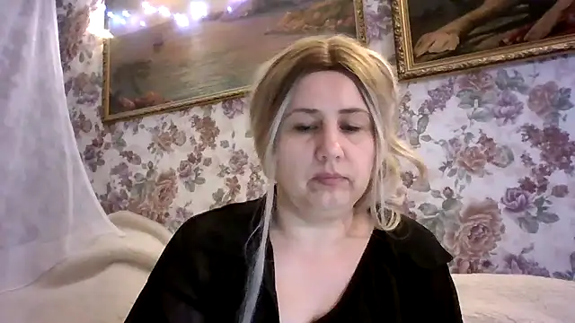 LustyyX online show from 04/18/26, 04:11