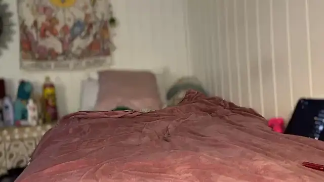 lau laulu online show from 10/15/25, 11:05