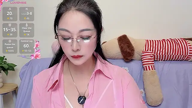 Hua Hua 0 online show from 09/28/25, 12:21