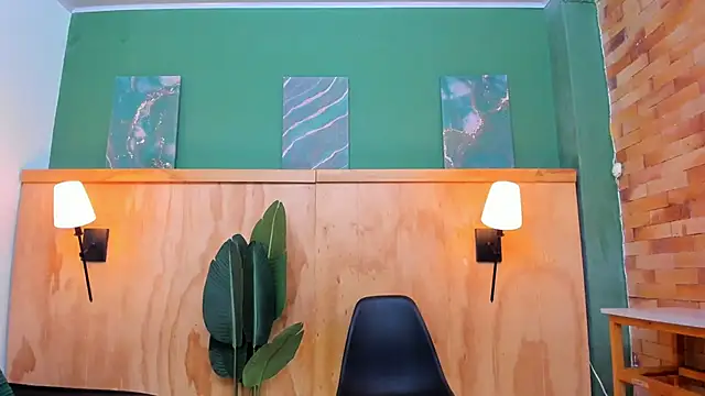 halleylorens online show from 02/23/26, 05:32