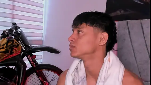 ZYZZ1312 online show from 11/03/25, 05:36